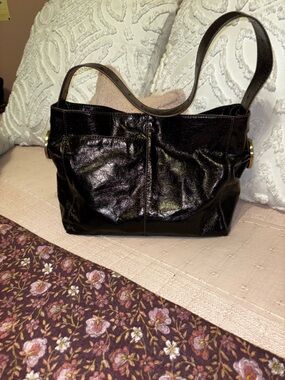 HOBO Render Shoulder Bag in Polished Leather Black
